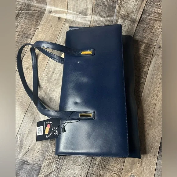 Delvaux Vintage Blue navy leather handbag 1829 - Picture 6 of 15